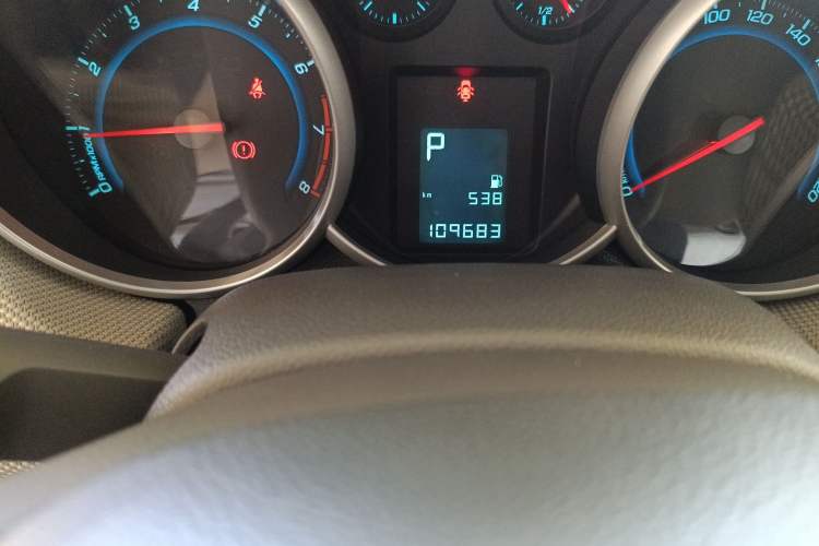 Used Chevrolet Cruze 2011 1.8L SE Automatic Odometer Close Up