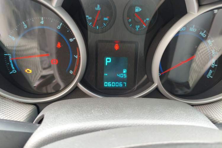 Used Chevrolet Cruze 2011 1.8L SE Automatic Odometer Close Up