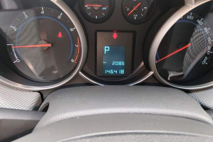 Used Chevrolet Cruze 2011 1.6L SE Automatic Edition – Transformers Version Odometer Close Up