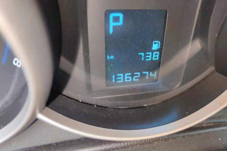 Used Chevrolet Cruze 2011 1.6L SL Grand Touring Edition Automatic Odometer Close Up