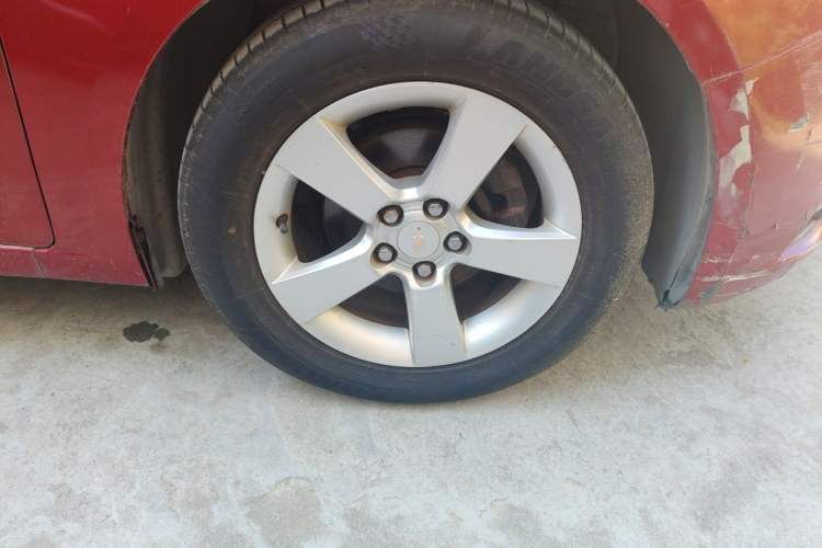 Used Chevrolet Cruze 2011 1.8L SE Automatic Right Front Wheel Hub