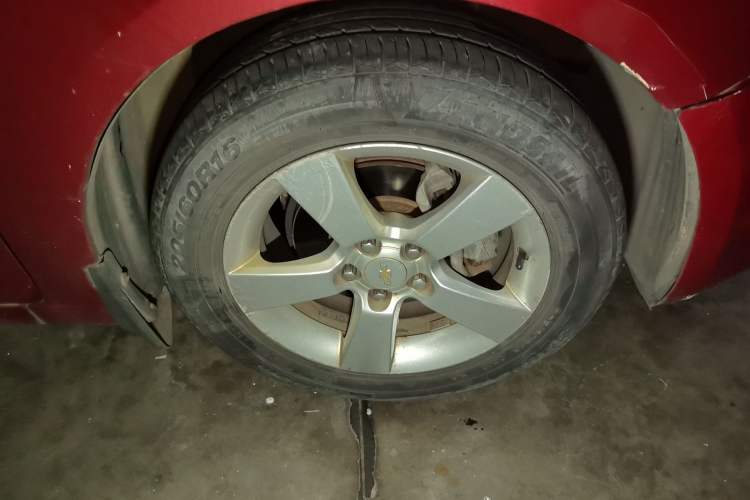 Used Chevrolet Cruze 2011 1.8L SE Automatic Right Front Wheel Hub