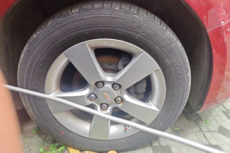 Used Chevrolet Cruze 2011 1.8L SE Automatic Right Front Wheel Hub