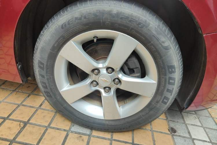 Used Chevrolet Cruze 2011 1.6L SL Grand Touring Edition Automatic Right Front Wheel Hub