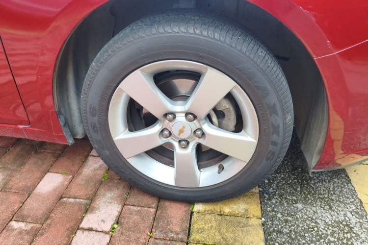 Used Chevrolet Cruze 2011 1.8L SE Automatic Right Front Wheel Hub