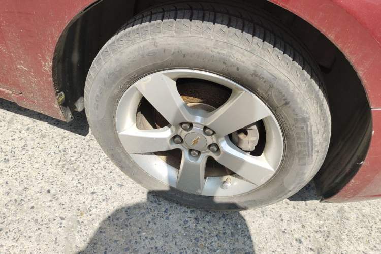 Used Chevrolet Cruze 2011 1.8L SE Automatic Right Front Wheel Hub