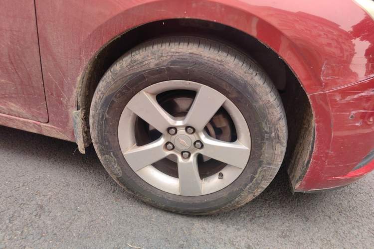 Used Chevrolet Cruze 2011 1.6L SL Grand Touring Edition Automatic Right Front Wheel Hub