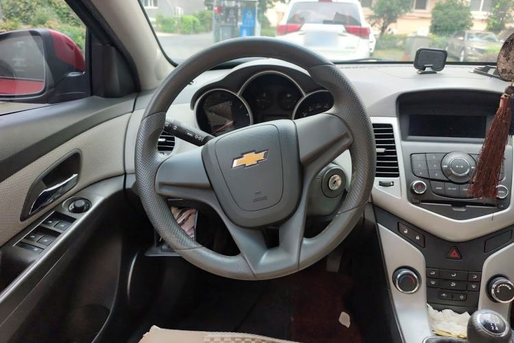 Used Chevrolet Cruze 2011 1.6T SE MT Steering Wheel