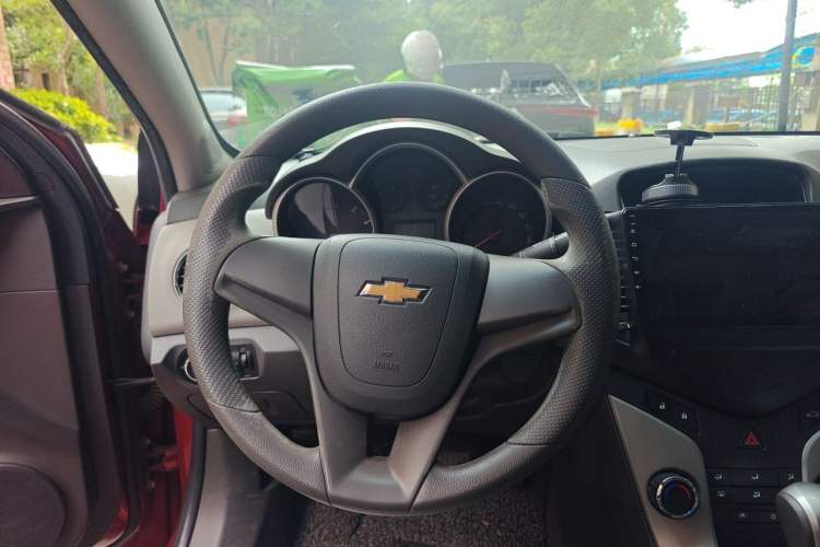 Used Chevrolet Cruze 2011 1.6L SL Grand Touring Edition Automatic Steering Wheel
