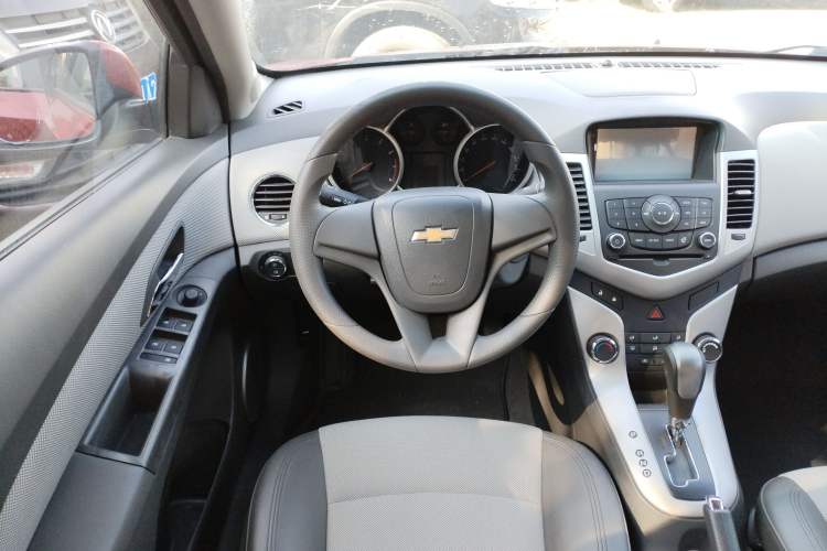 Used Chevrolet Cruze 2011 1.8L SE Automatic Steering Wheel