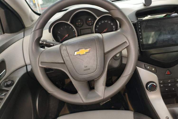 Used Chevrolet Cruze 2011 1.6L SE Automatic Steering Wheel