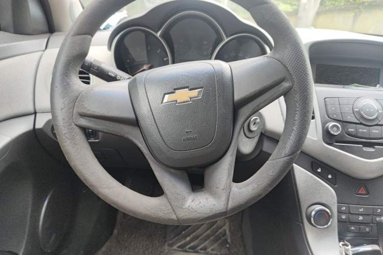 Used Chevrolet Cruze 2011 1.6L SL Grand Touring Edition Automatic Steering Wheel