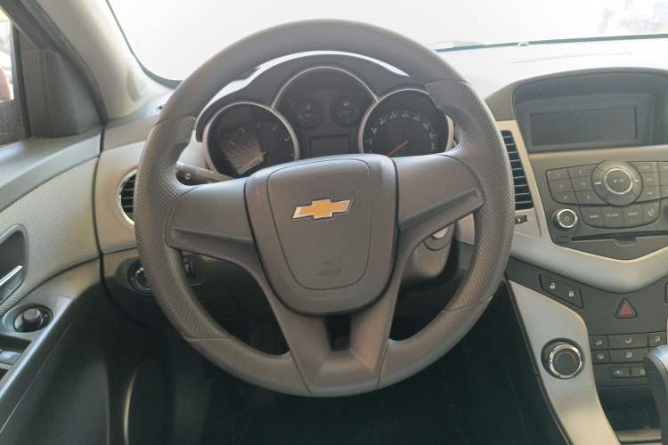 Used Chevrolet Cruze 2011 1.8L SE Automatic Steering Wheel