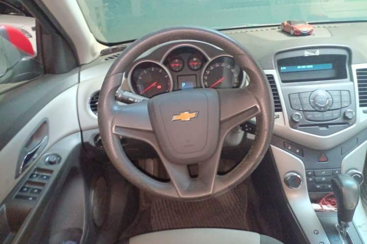Used Chevrolet Cruze 2011 1.6L SL Grand Touring Edition Automatic Steering Wheel