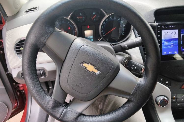 Used Chevrolet Cruze 2011 1.6L SE Automatic Edition – Transformers Version Steering Wheel