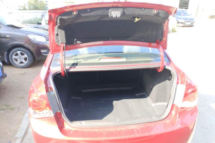 Used Chevrolet Cruze 2011 1.8L SE Automatic Trunk