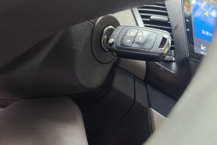 Used Chevrolet Cruze 2011 1.6L SL Grand Touring Edition Automatic Vehicle Key