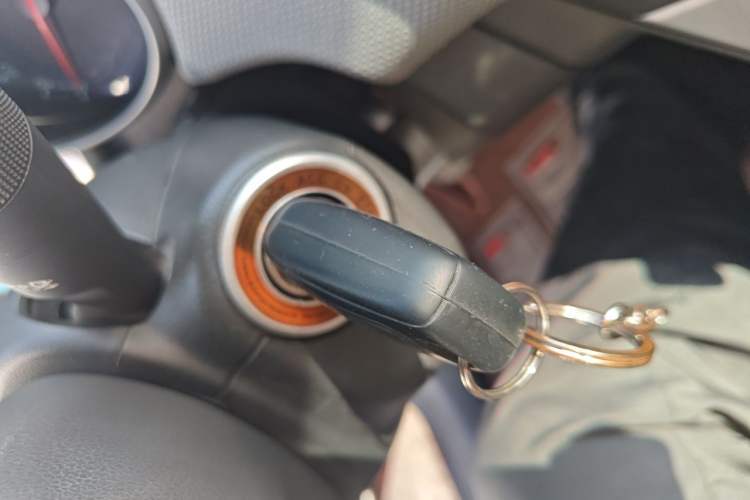 Used Chevrolet Cruze 2011 1.6L SE MT Transformers Edition Vehicle Key