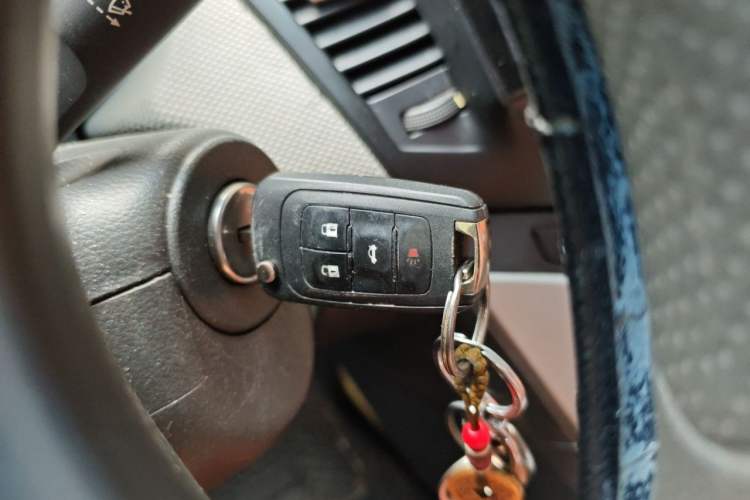 Used Chevrolet Cruze 2011 1.6L SE MT Transformers Edition Vehicle Key