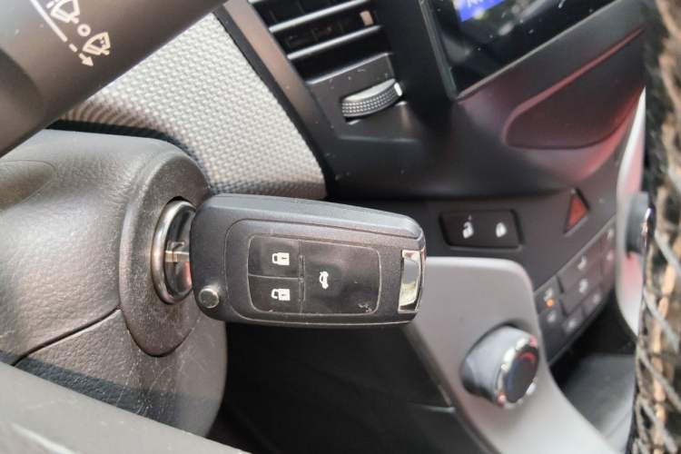 Used Chevrolet Cruze 2011 1.6L SE Automatic Edition – Transformers Version Vehicle Key
