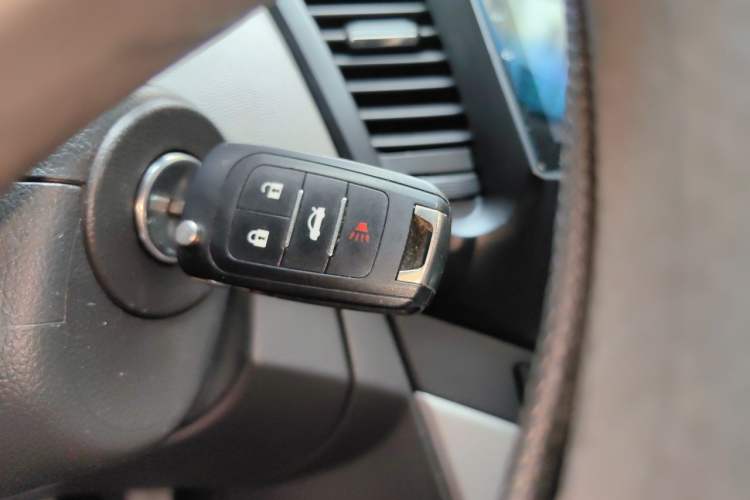 Used Chevrolet Cruze 2011 1.6L SL Grand Touring Edition Automatic Vehicle Key