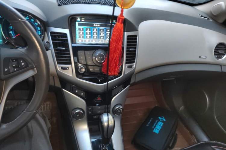 Used Chevrolet Cruze 2011 1.8L SX Automatic Transmission Audio And AC Panel