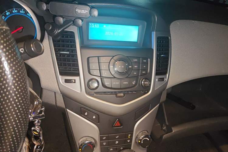 Used Chevrolet Cruze 2011 1.8L SE Automatic Audio And AC Panel