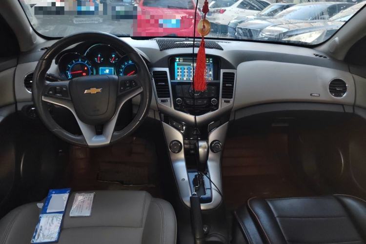 Used Chevrolet Cruze 2011 1.8L SX Automatic Transmission Center Console