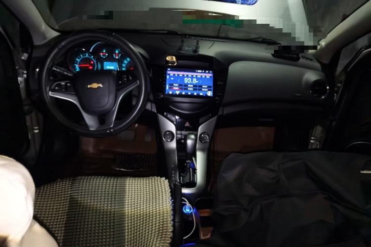 Used Chevrolet Cruze 2011 1.8L SX Automatic Transmission Center Console