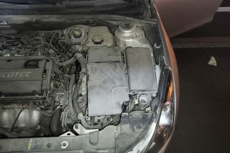Used Chevrolet Cruze 2011 1.8L SE Automatic Engine Bay Left