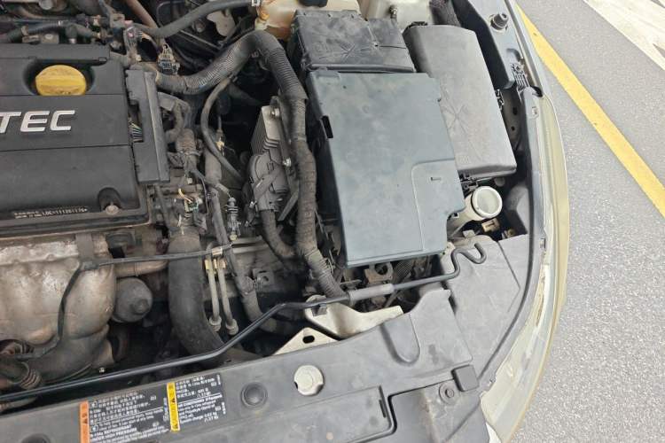 Used Chevrolet Cruze 2011 1.6L SE Automatic Engine Bay Left