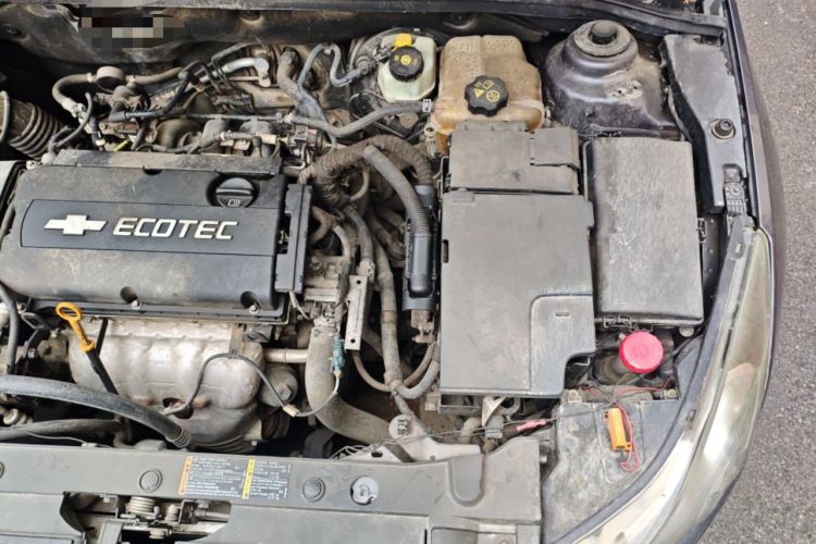 Used Chevrolet Cruze 2011 1.6L SE MT Transformers Edition Engine Bay Left