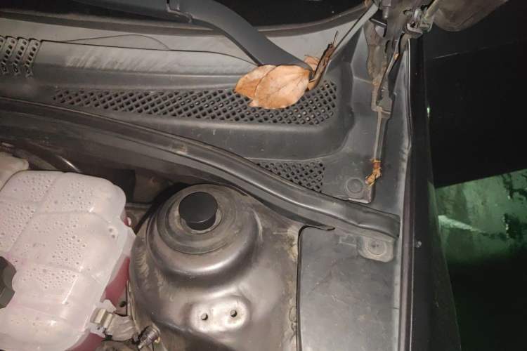 Used Chevrolet Cruze 2011 1.8L SE Automatic Engine Bay Left