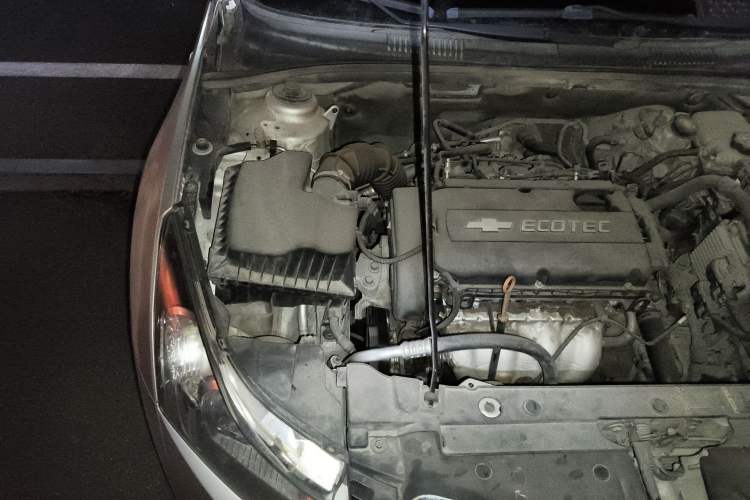 Used Chevrolet Cruze 2011 1.8L SE Automatic Engine Bay Right