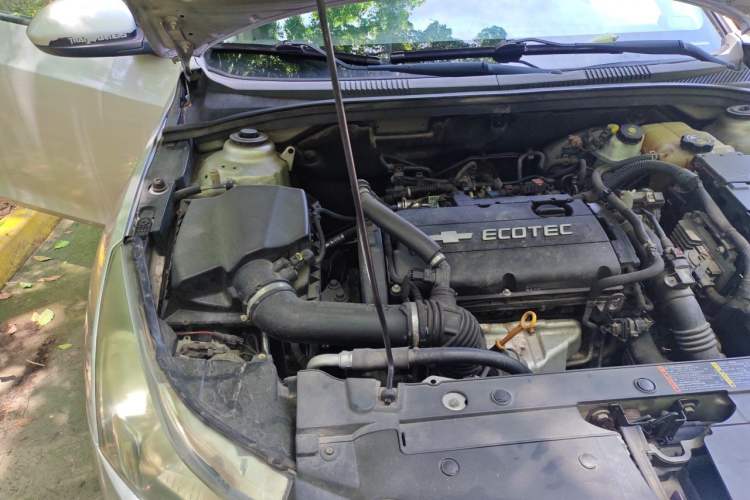 Used Chevrolet Cruze 2011 1.6T SE MT Transformers Edition Engine Bay Right
