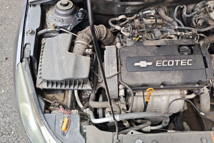 Used Chevrolet Cruze 2011 1.6L SE MT Transformers Edition Engine Bay Right