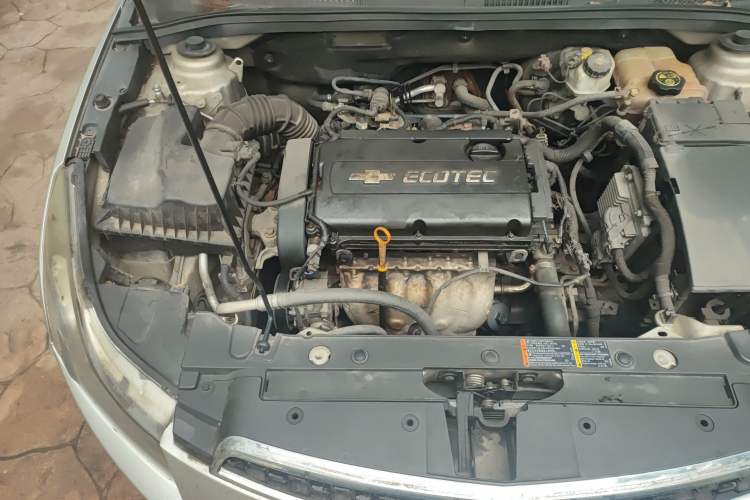 Used Chevrolet Cruze 2011 1.6L SL Grand Touring Edition Automatic Engine Bay Right