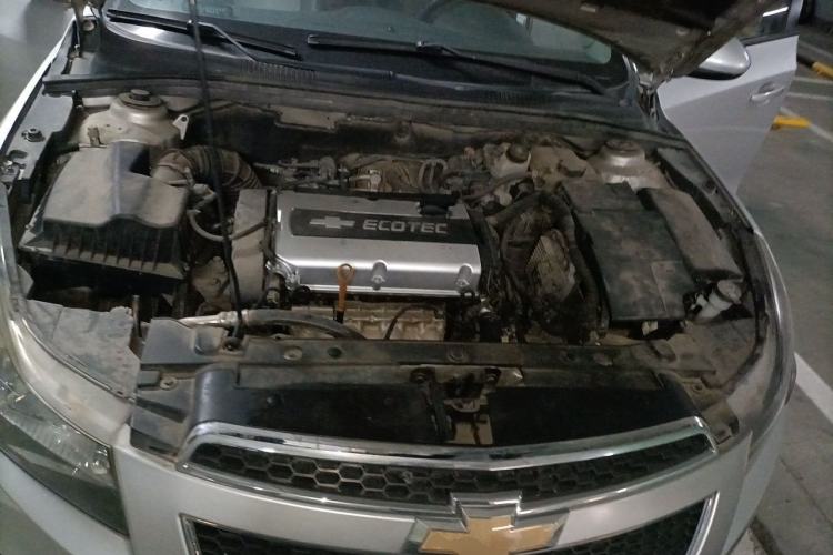 Used Chevrolet Cruze 2011 1.6L SL Grand Touring Edition Automatic Engine Bay