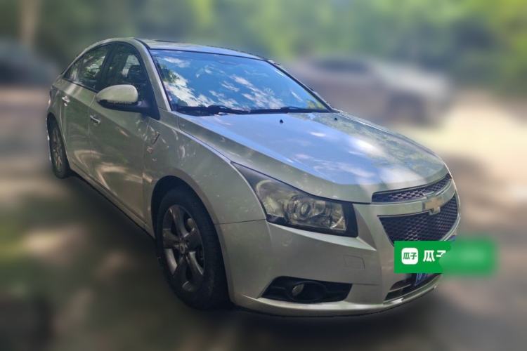 Used Chevrolet Cruze 2011 1.6T SE MT Transformers Edition Front Right 45 Deg