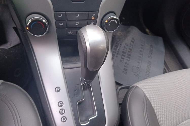 Used Chevrolet Cruze 2011 1.8L SE Automatic Gear Lever