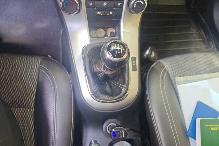Used Chevrolet Cruze 2011 1.6T SE MT Transformers Edition Gear Lever