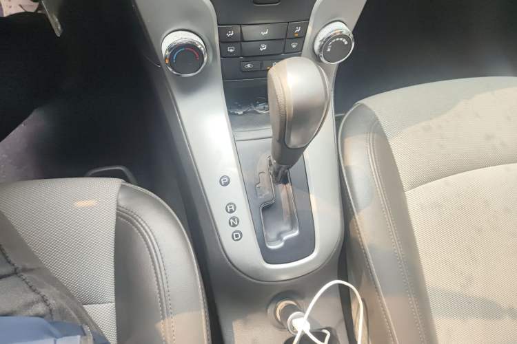 Used Chevrolet Cruze 2011 1.6L SL Grand Touring Edition Automatic Gear Lever