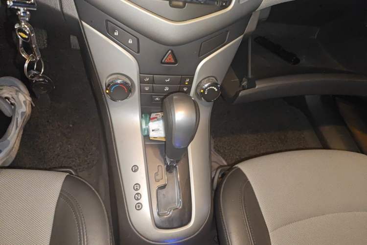 Used Chevrolet Cruze 2011 1.8L SE Automatic Gear Lever