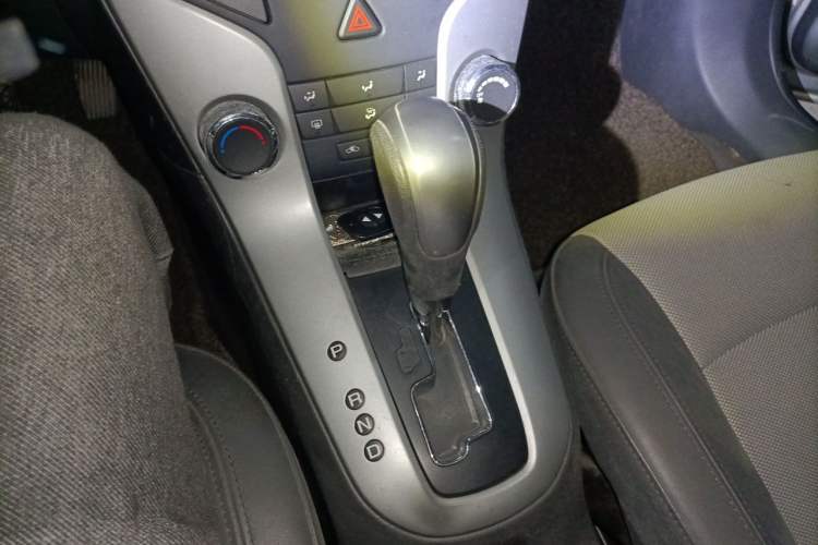 Used Chevrolet Cruze 2011 1.6L SL Grand Touring Edition Automatic Gear Lever