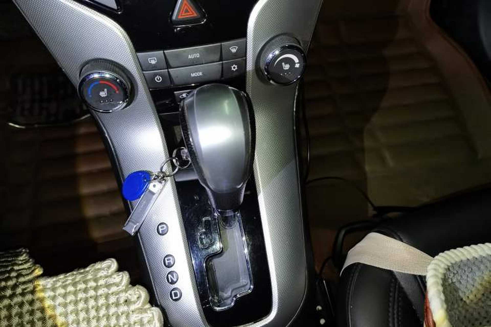 Used Chevrolet Cruze 2011 1.8L SX Automatic Transmission Gear Lever