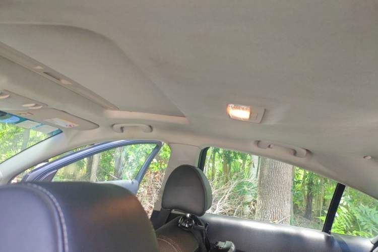 Used Chevrolet Cruze 2011 1.6T SE MT Transformers Edition Headliner