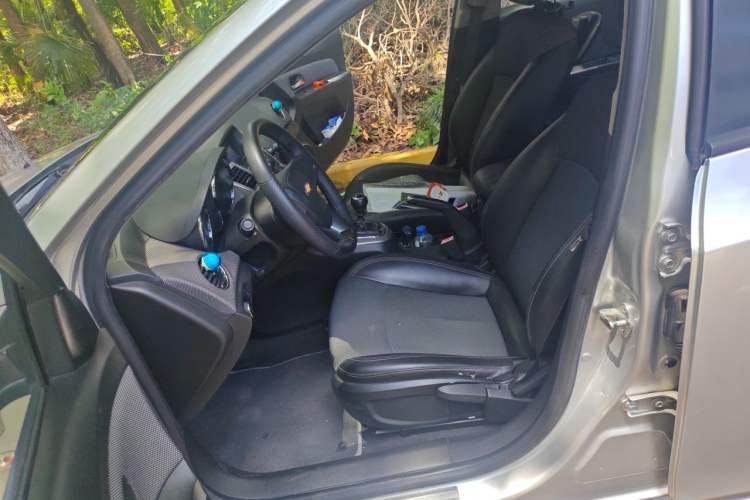 Used Chevrolet Cruze 2011 1.6T SE MT Transformers Edition Left Front Seat
