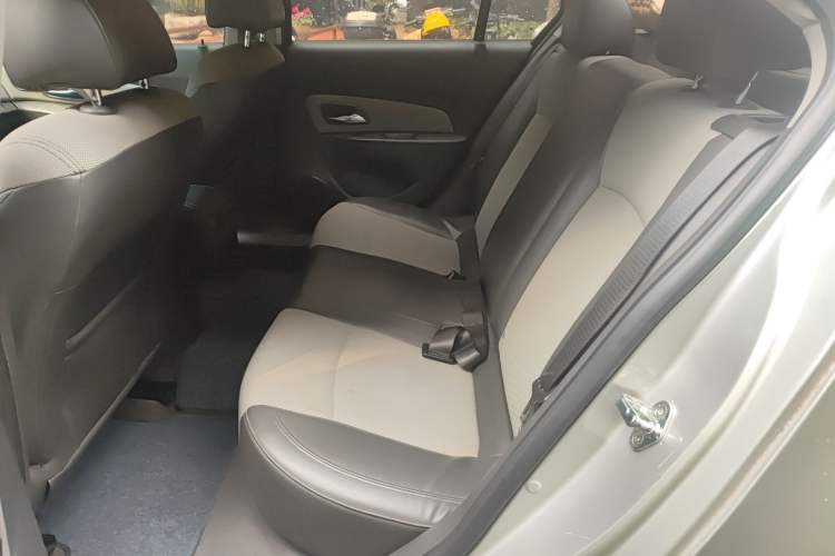 Used Chevrolet Cruze 2011 1.6L SL Grand Touring Edition Automatic Left Rear Seat