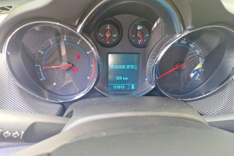 Used Chevrolet Cruze 2011 1.6T SE MT Transformers Edition Odometer Close Up