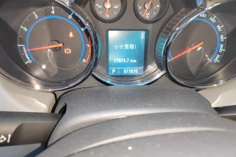 Used Chevrolet Cruze 2011 1.8L SX Automatic Transmission Odometer Close Up